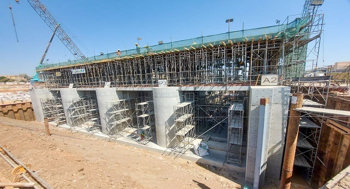 بالصور.. وزير الرى يتابع الموقف التنفيذى لمشروع إنشاء مجموعة قناطر ديروط الجديدة بنسبة تنفيذ ٧٩%