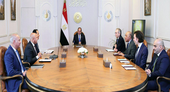 الرئيس السيسى يستعرض عددا من المشروعات التى تنفذها شركة ألستوم الفرنسية فى مصر