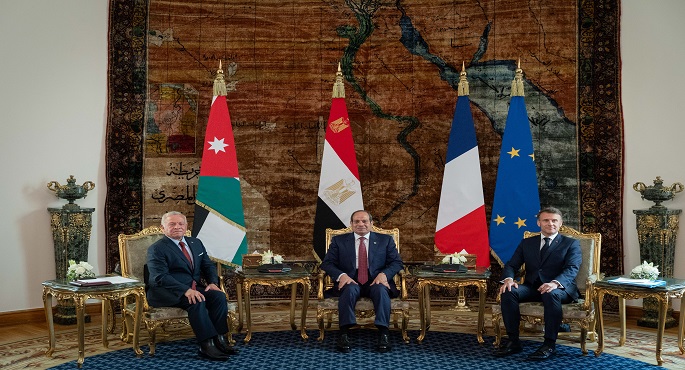 قادة مصر وفرنسا والأردن يعربون عن دعمهم لمؤتمر إعادة إعمار غزة الذى سيُعقد بالقاهرة قريبا