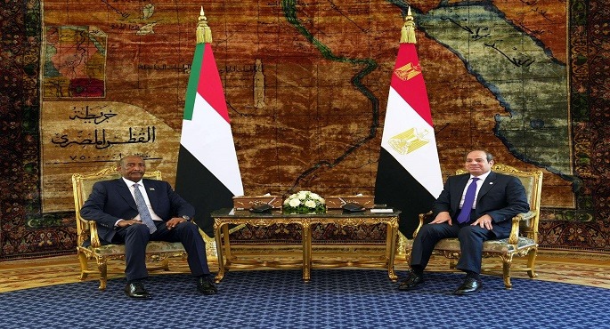 بالصور .. السيسى والبرهان يبحثان التطورات الميدانية الأخيرة فى السودان وإعادة الإعمار