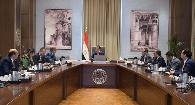 مدبولى: توجيهات رئاسية بإيجاد حلول حاسمة لوقف تخفيف أحمال الكهرباء خلال الصيف