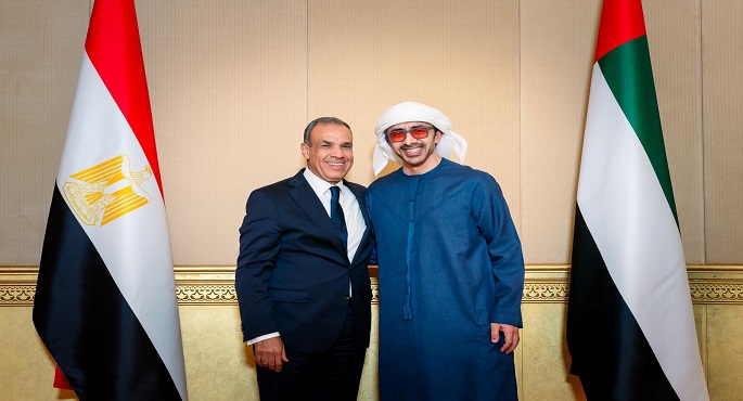 وزير الخارجية يبحث مع نظيره الإماراتى العلاقات الأخوية المتميزة بين البلدين الشقيقين