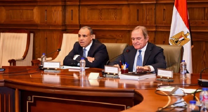 بالصور.. وزير الخارجية والهجرة يلتقى مع لجنة حقوق الإنسان بمجلس الشيوخ