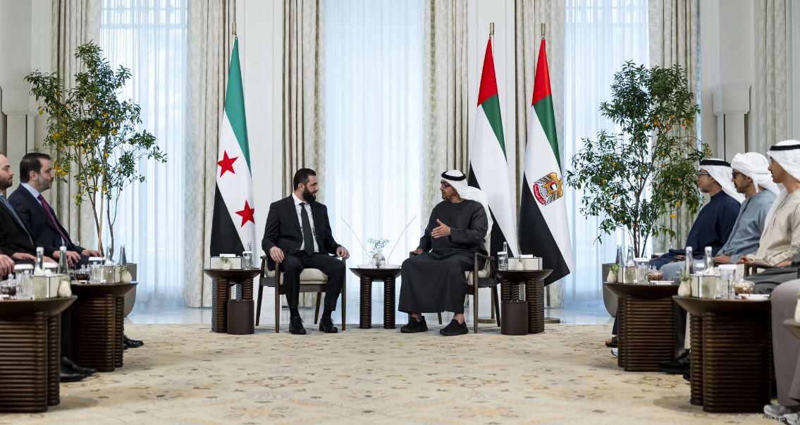 محمد بن زايد يستقبل الشرع ويؤكد على دعم استقرار سوريا