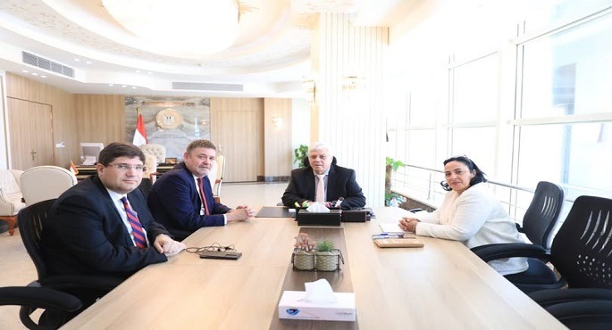 وزير التعليم العالى يبحث سبل تعزيز التعاون مع المجلس الثقافى البريطانى