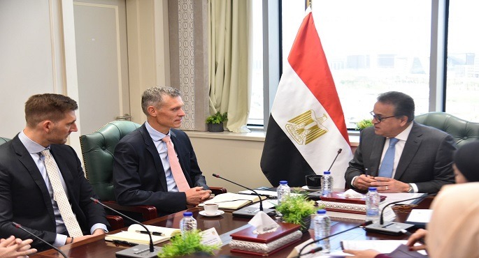 نائب رئيس الوزراء يبحث مع ممثلى “باير” تعزيز التعاون فى الصحة الإنجابية وعلاج مرضى الأورام
