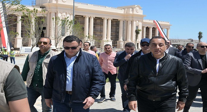 بالصور.. رئيس الوزراء يتفقد “المدينة التراثية” فى العلمين الجديدة
