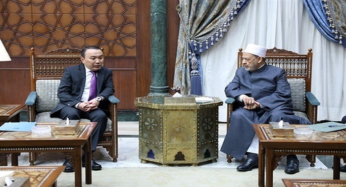 شيخ الأزهر يبحث مع سفير كازاخستان تعزيز التعاون المشترك