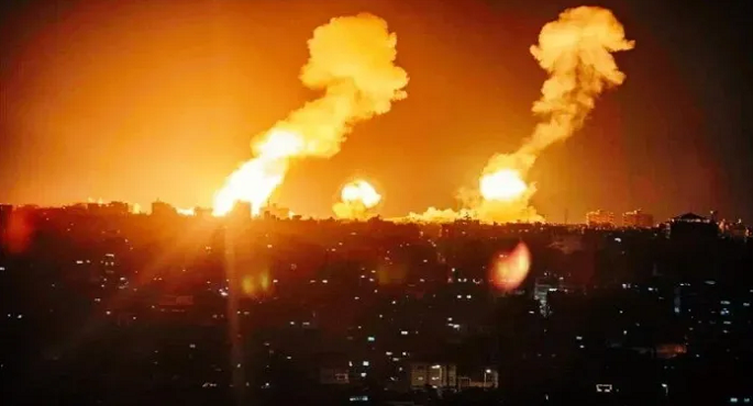 ضربات جوية أمريكية تستهدف الحديدة تسفر عن مقتل 10 أشخاص على الأقل