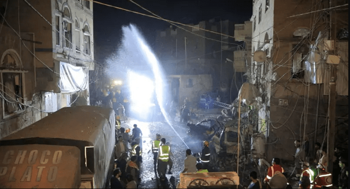 12 قتيلًا و30 جريحًا فى غارات أمريكية على سوق شعبى فى العاصمة صنعاء