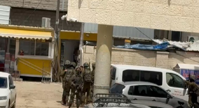 الاحتلال الإسرائيلى يقتحم مستشفى جنين ويعتقل شابا فلسطينيا