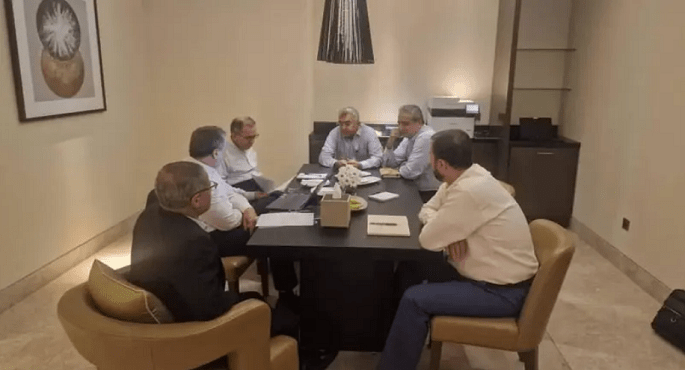 عراقجى يتشاور مع الوفد الإيرانى الفنى قبل التوجه للتفاوض مع ويتكوف