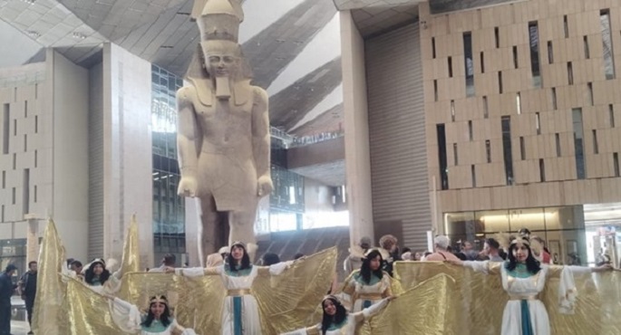 المتحف المصرى الكبير ينظم عرضًا فنيًا تراثيًا تحت عنوان “موكب حتحور”