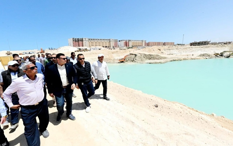 بالصور.. وزير الإسكان يشدد على ضرورة دفع معدلات التنفيذ بالمشروعات الجارى تنفيذها بقرى مارينا السياحية