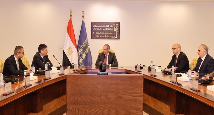 وزير الاتصالات يبحث مع شركة فوداكوم العالمية ومؤسسات استثمارية كبرى من جنوب أفريقيا