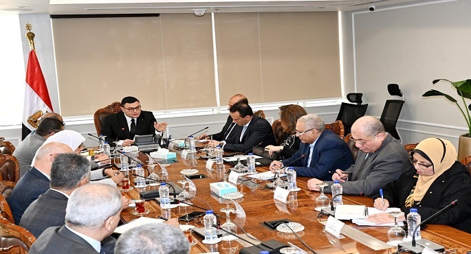 وزير الإسكان يعقد اجتماعًا موسعًا مع قيادات الجهات التابعة للوزارة لمتابعة ملفات العمل