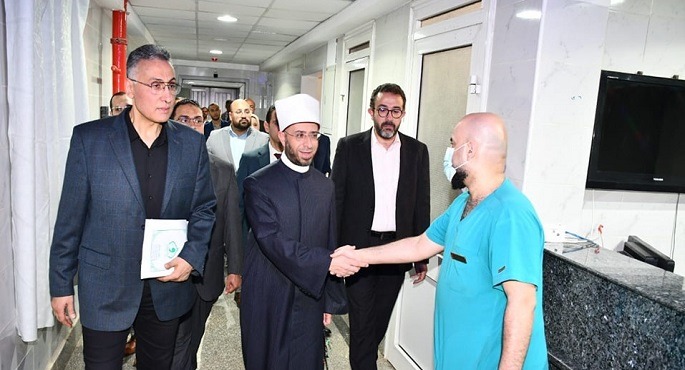 وزير الأوقاف يشيد بما تحقق من تطورات بمستشفى الدعاة بمصر الجديدة