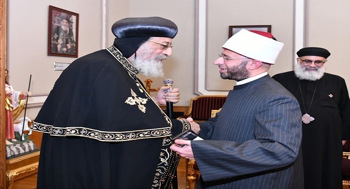 وزير الأوقاف يهنئ البابا تواضروس الثاني بعيد القيامة المجيد