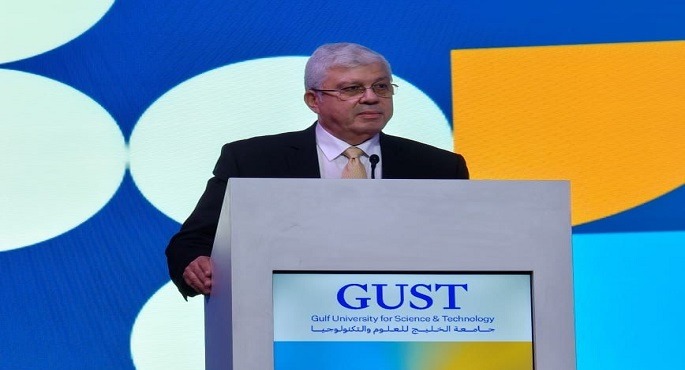بالصور.. وزير التعليم العالى يُلقى الكلمة الختامية لقمة كيو إس للتعليم العالى بالكويت
