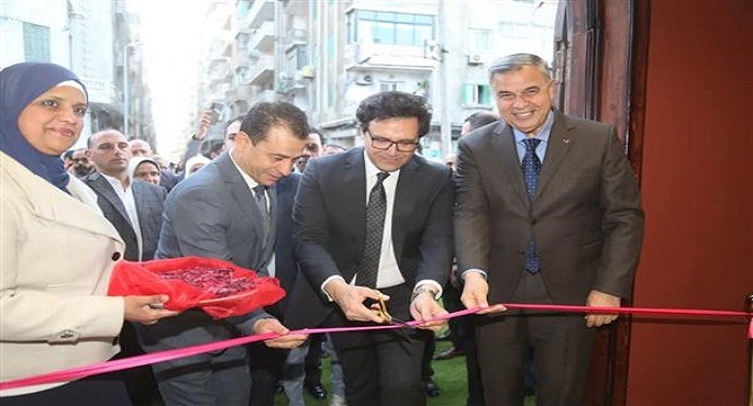 وزير الثقافة ومحافظ الإسكندرية يفتتحان مسرح بيرم التونسى عقب تطويره