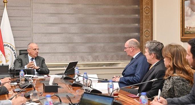 وزير الرى يبحث مع بنك الإعمار الأوروبى تعزيز التعاون فى مجال المياه