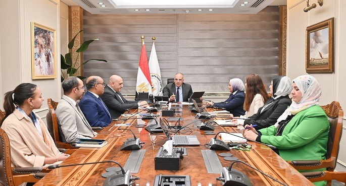 وزير الرى يؤكد أهمية إعداد أفلام وثائقية تستعرض تاريخ الرى القديم والحديث