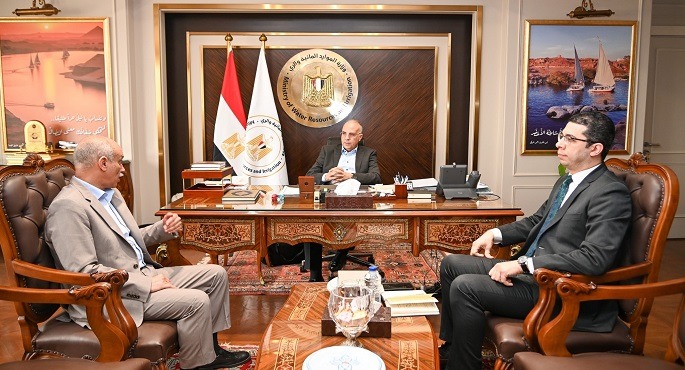 وزير الرى يتابع أعمال تطوير منظومة المراقبة والتشغيل بالسد العالى