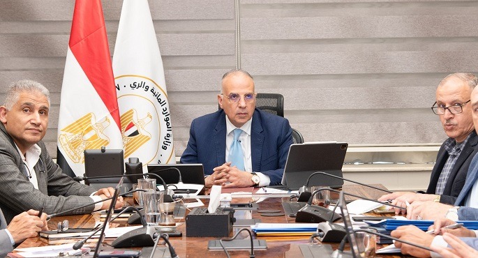 بالصور.. وزير الرى يتابع حالة الرى بالمحافظات والاستعداد لفترة أقصى الاحتياجات المائية