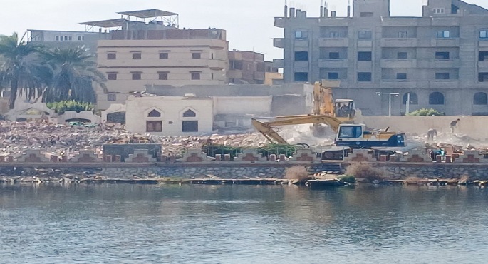 بالصور.. وزير الرى يتابع حالة مجرى نهر النيل وفرعيه ومجهودات إزالة التعديات على مجرى النهر
