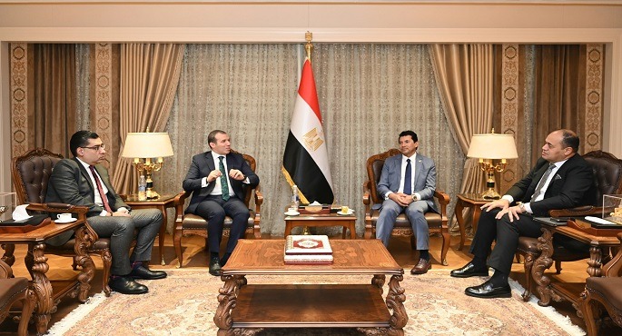 وزير الشباب والرياضة يلتقى رئيس هيئة الإسعاف المصرية لبحث سبل التعاون المشترك