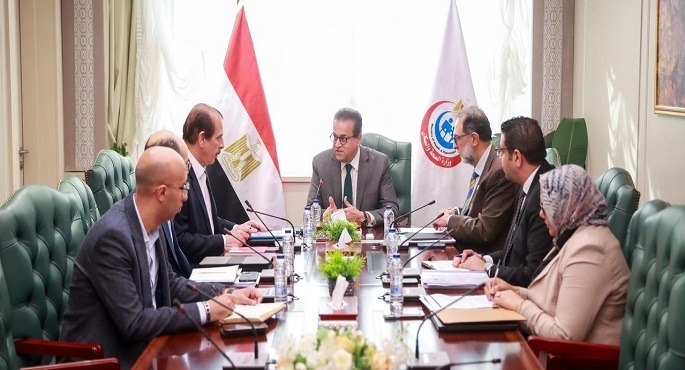 بالصور.. وزير الصحة يجتمع مع رئيس هيئة سلامة الغذاء لمناقشة الاشتراطات الخاصة بسلامة المنتجات الغذائية