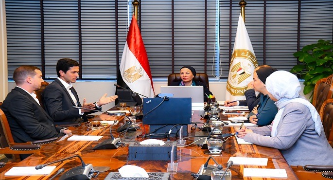 وزيرة البيئة تلتقى مؤسسى جمعية حماية البيئة البحرية وتبحث سبل التعاون فىتنمية البيئة البحرية فى مصر