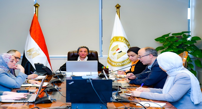 وزيرة البيئة تعقد اجتماعًا للجنة الطيور لمناقشة التأثيرات المحتملة على هجرة الطيور