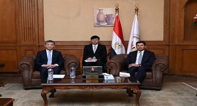 وزير الرياضة يبحث مع السفير الصينى سبل تعزيز التعاون المشترك