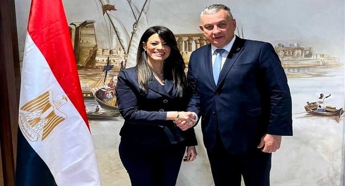 وزارة التخطيط تبحث مع المفوض الأوروبى للشراكات الدولية تعزيز الشراكة الاستراتيجية