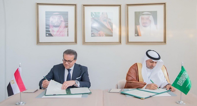 وزير الصحة يوقع مذكرة تفاهم مع وزير الصحة السعودي للتعاون فى التحديات المشتركة