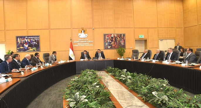 وزير الإسكان يستقبل وزير الشباب والرياضة لبحث أوجه التعاون المشترك بشأن نادى العاصمة الإدارية