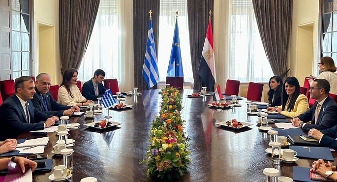 وزيرة التخطيط تعقد جلسة مباحثات مع وزير التنمية اليونانى