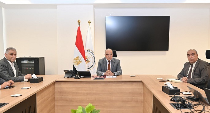 وزير الرى يتابع موقف تسهيل إجراءات إصدار تراخيص المياه الجوفية
