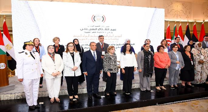 وزير الخارجية يؤكد اهتمام الرئيس بدور المرأة كشريك أساسى فى تنمية المجتمع