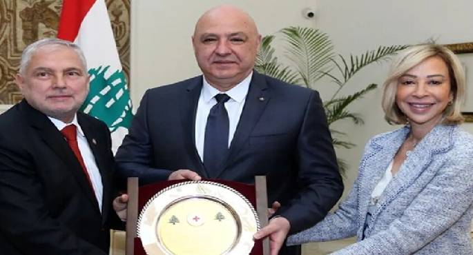 رئيس لبنان: مستمرون فى توفير الدعم والمساندة للصليب الأحمر للاستمرار فى أداء رسالته النبيلة