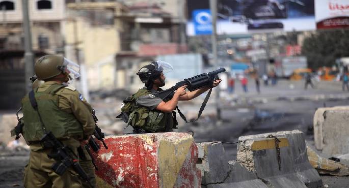الاحتلال الإسرائيلى يصيب شابا فلسطينيا بالرصاص فى القدس.. ويعتقل اثنين فى بيت لحم والخليل