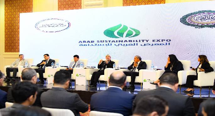 وزيرة البيئة:الجلسات النقاشية بالمعرض العربى للاستدامة تعكس إدراكا شاملاً