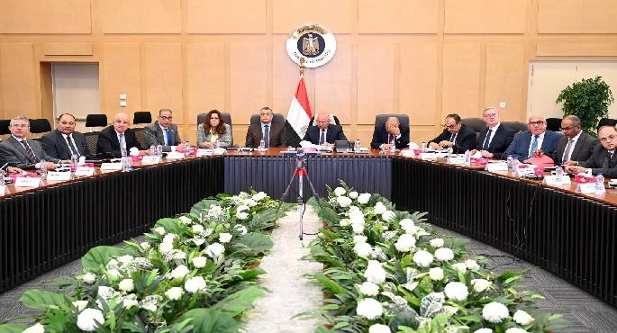 وزير الصناعة والنقل يترأس الاجتماع الرابع والعشرين للمجموعة الوزارية للتنمية الصناعية