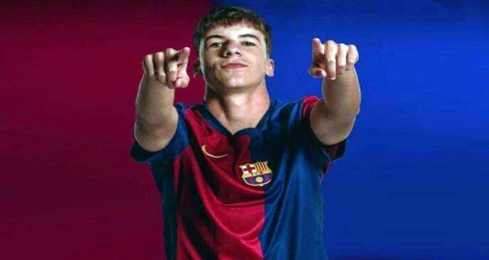برشلونة يمدد عقد جوفرى تورينتس حتى عام 2028