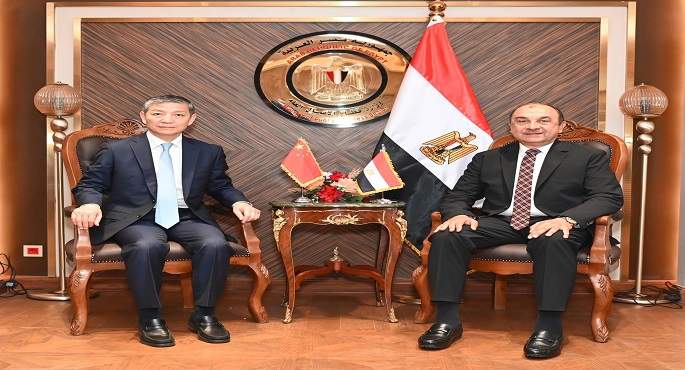 وزير قطاع الأعمال يبحث مع السفير الصينى بالقاهرة سبل تعزيز التعاون وفرص الاستثمار