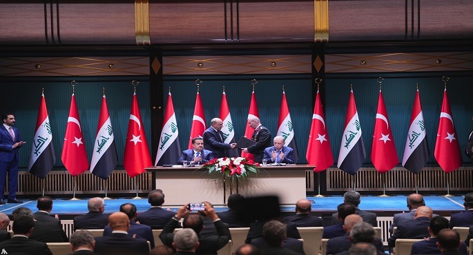 رئيس الوزراء العراقى والرئيس التركى يشهدان مراسم توقيع مذكرات تفاهم بين بغداد وأنقرة