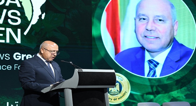 كامل الوزير: “الصناعة والنقل” تطوران إطار عمل استراتيجى يدعم الاستثمار بالتكنولوجيا النظيفة