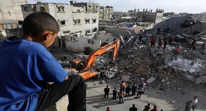 الدفاع المدنى فى غزة: لا نستطيع الوصول لأكثر من 200 مفقود تحت الأنقاض بسبب القصف المتواصل