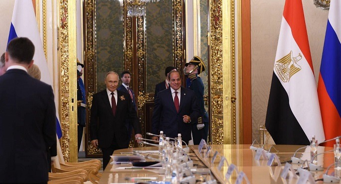 السيسى وبوتين يتفقان على السعى لزيادة أعداد السائحين الروس القادمين إلى مصر